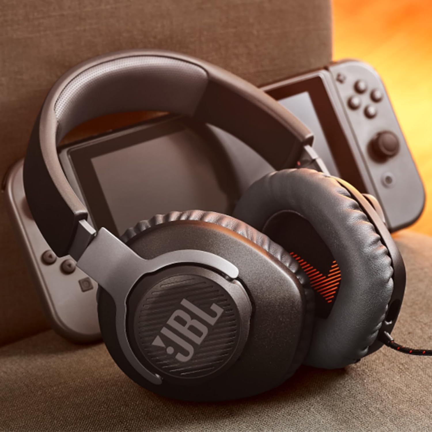 JBL QUANTUM 100 WIRED OVER EAR GAMING HEADPHONES